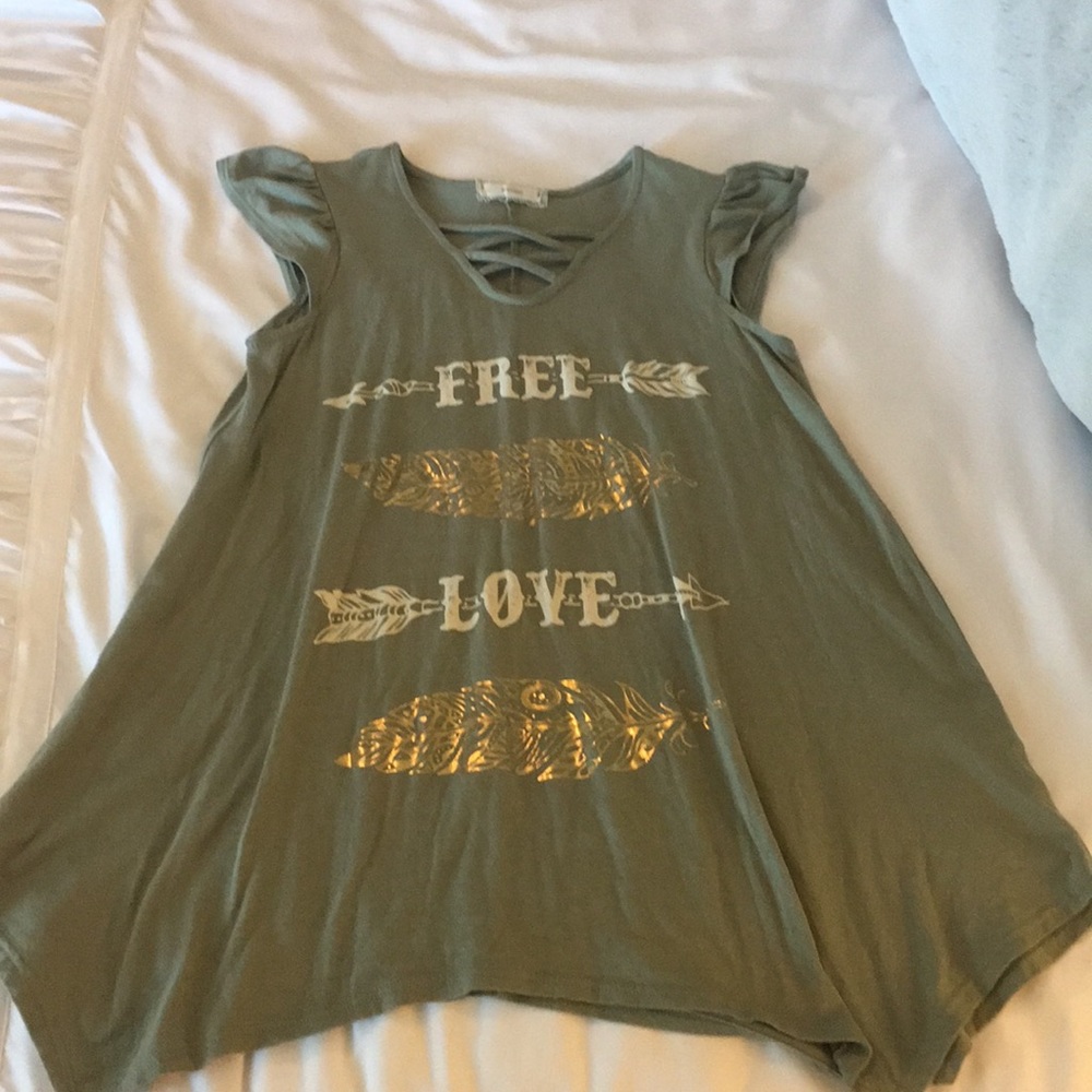 Army green T-shirt for girls